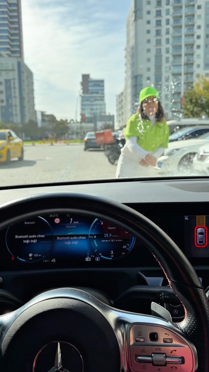 Post 9 by Bay & Bayan Güzellik Salonu on Instagram (video)