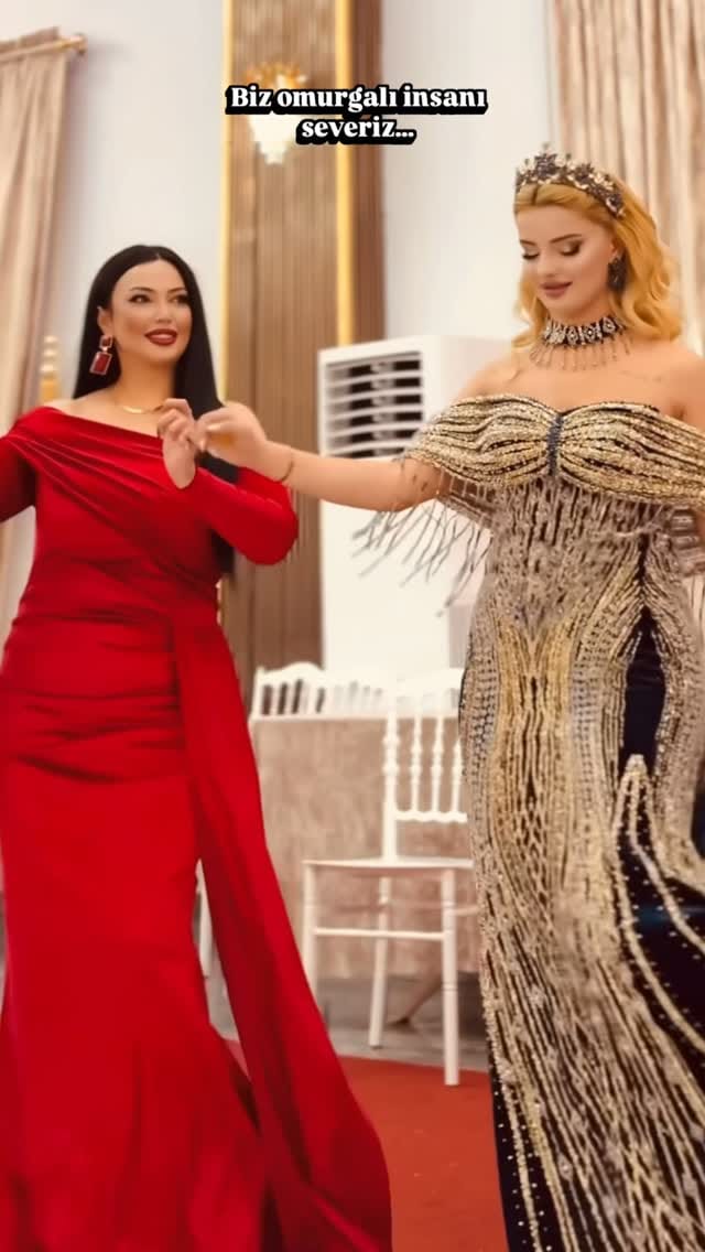 Post 2 by Hatice Gülşen on Instagram (video)