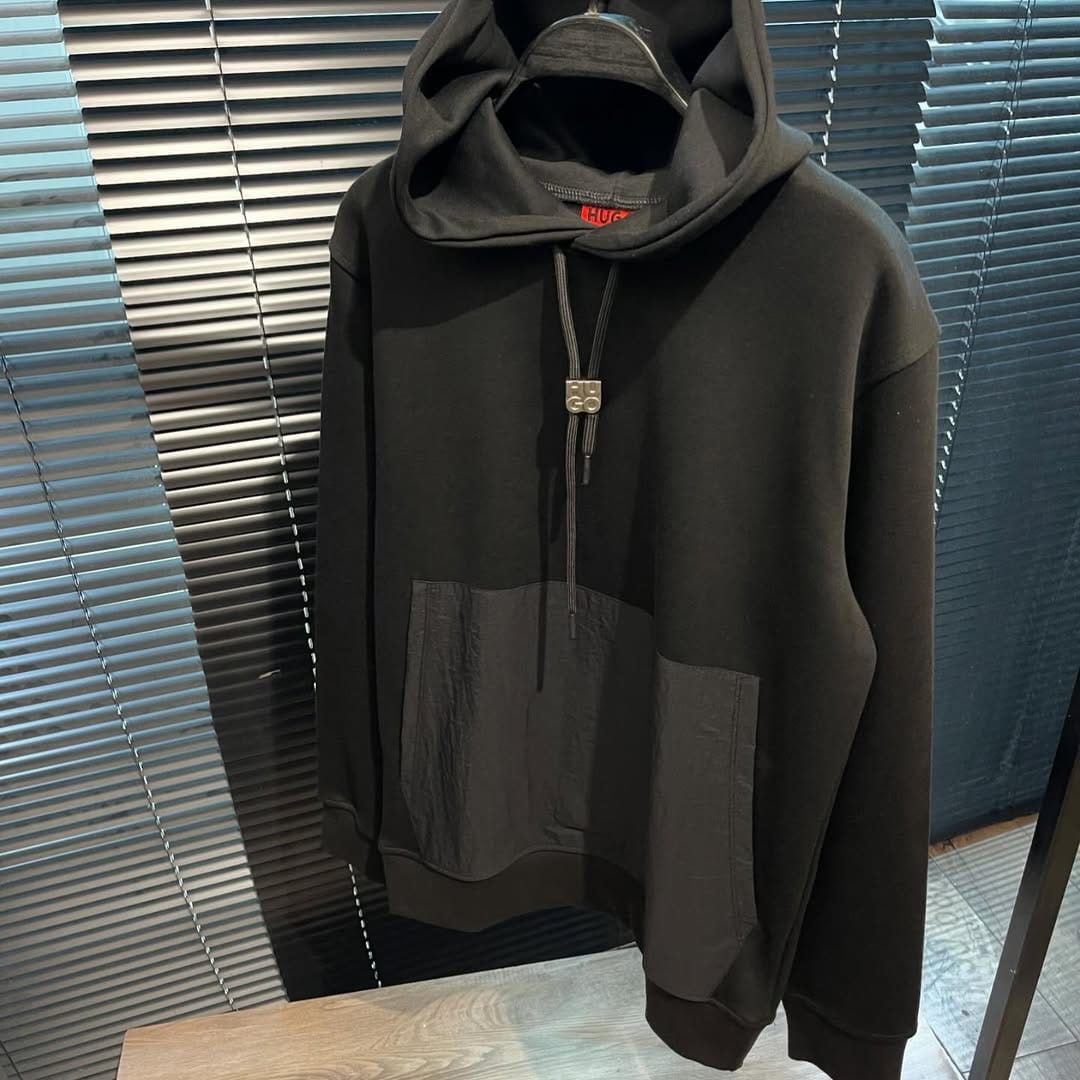 Post 5 by Cshopmens on Instagram (image)