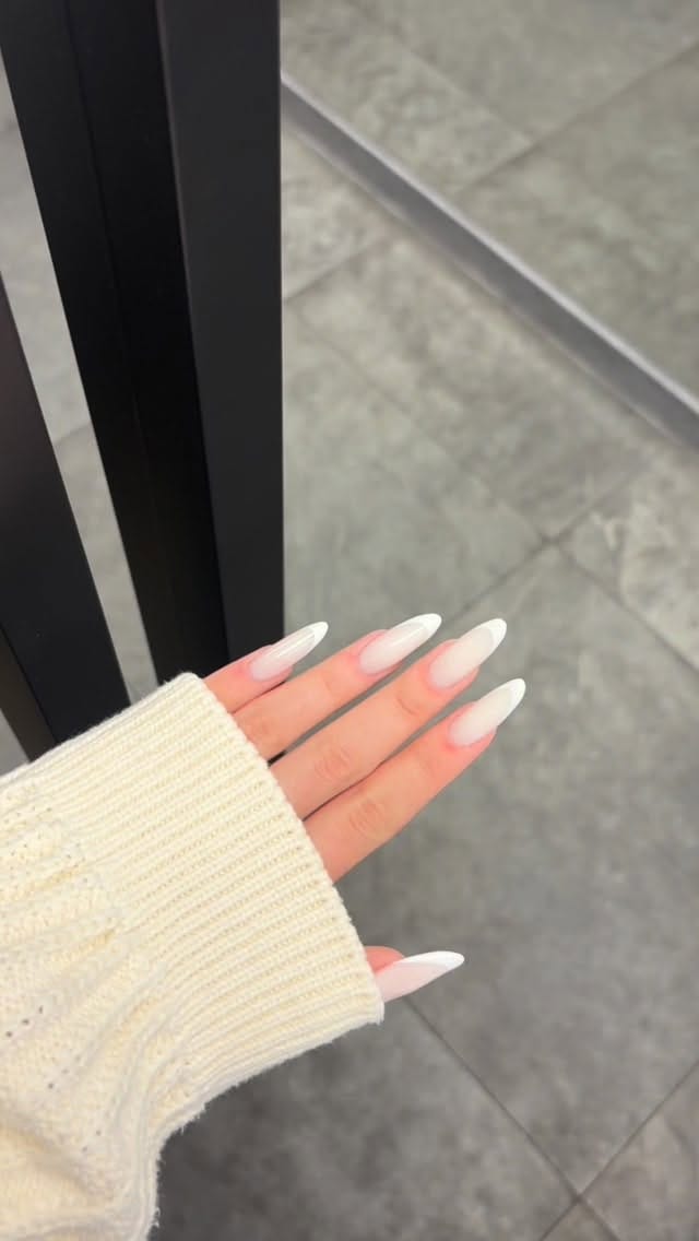 Post 4 by 𝐄𝐦𝐢𝐥𝐢𝐚 𝐖𝐞𝐠𝐫𝐳𝐲𝐧𝐞𝐤 on Instagram (video)