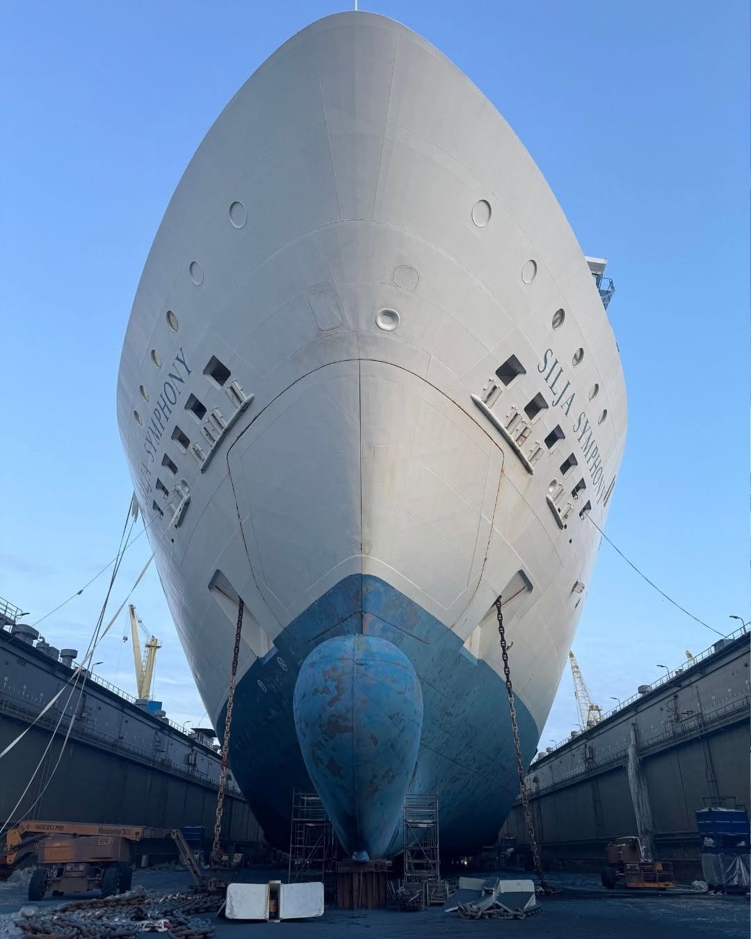 Post 8 by Tallink Silja Line Sverige on Instagram (carousel)