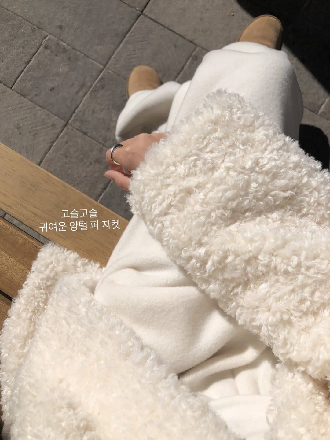 Post 7 by 유인영 𝒃𝒚 𝒌𝒂𝒕𝒆 on Instagram (carousel)