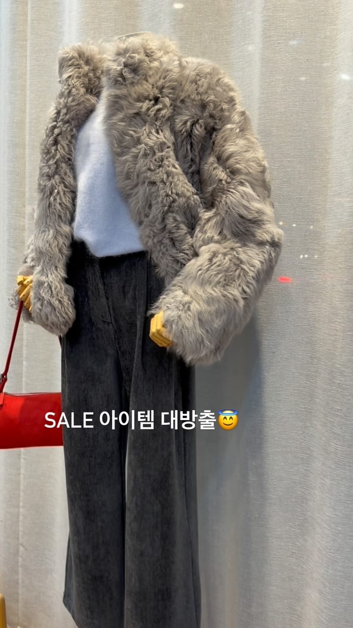 Post 4 by 유인영 𝒃𝒚 𝒌𝒂𝒕𝒆 on Instagram (video)