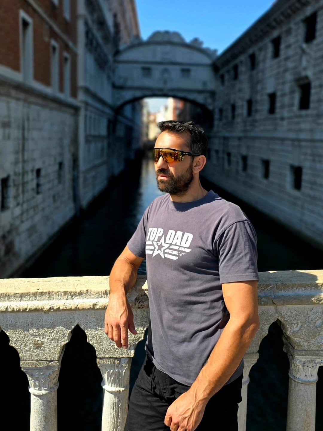 Post 5 by Haris Boas on Instagram (image)