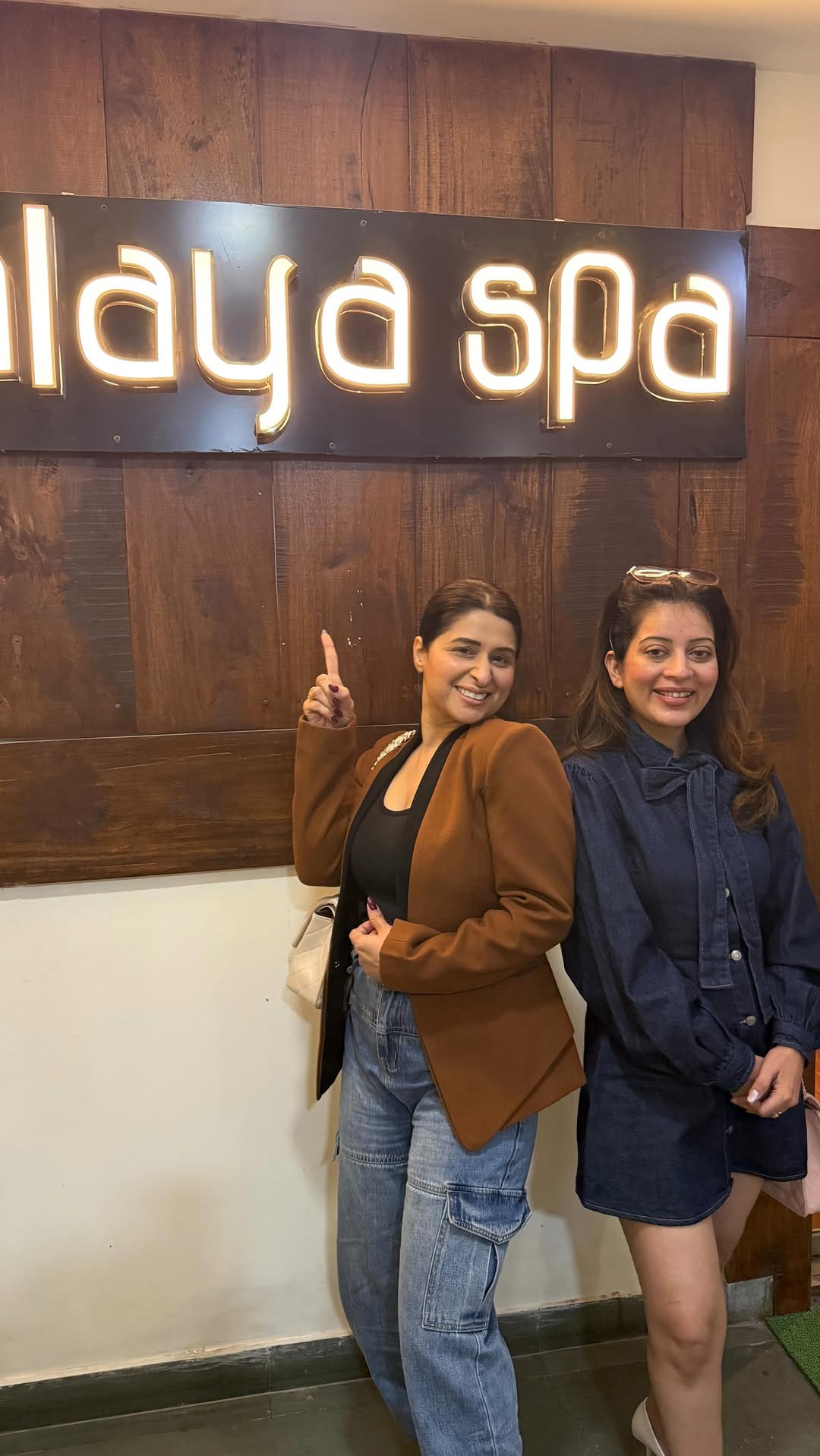 Post 7 by Make Up Artist Gurugram on Instagram (video)