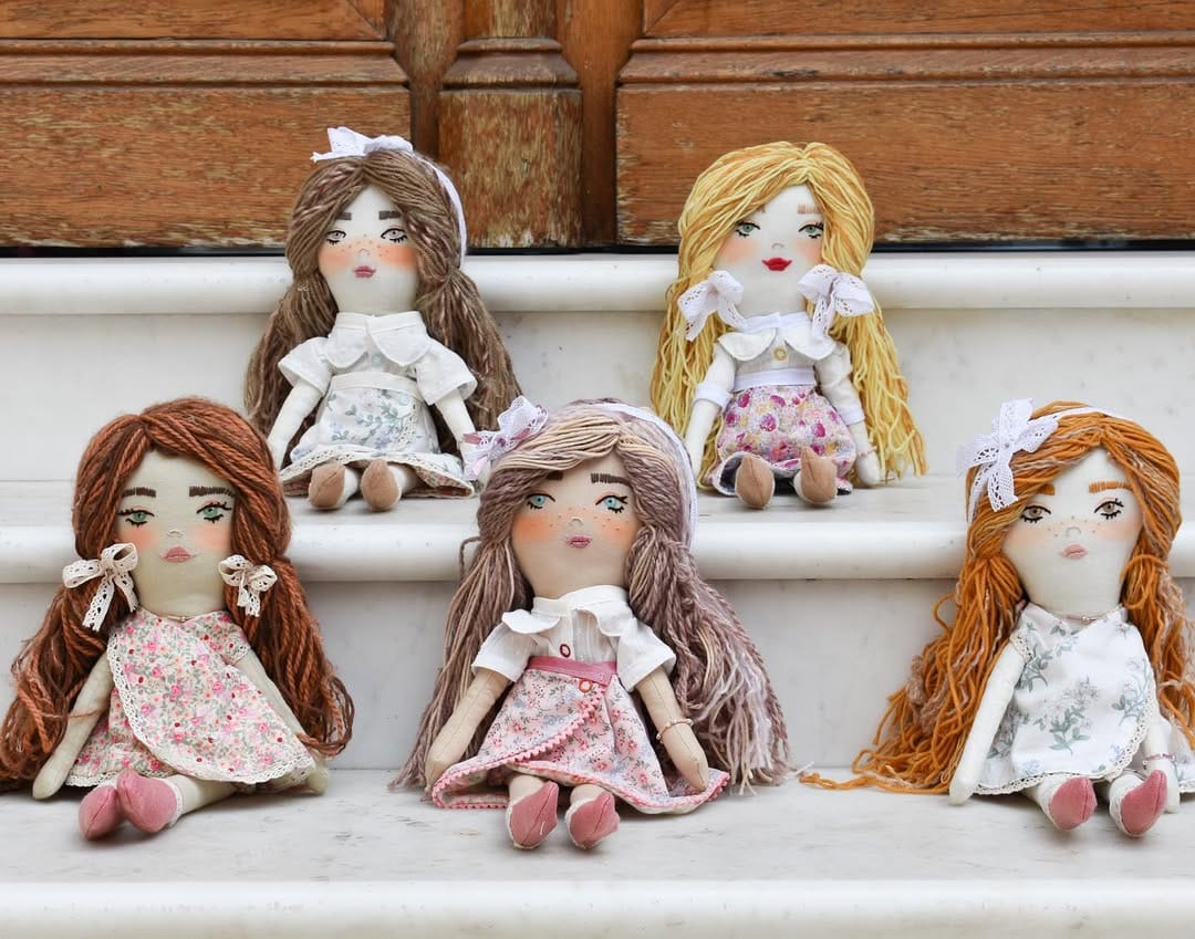 Post 4 by Cottiline / custom dolls on Instagram (image)