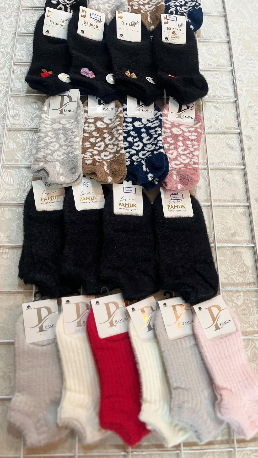 Post 4 by Deniz.shop on Instagram (video)