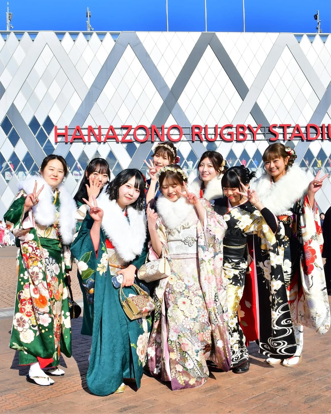 Post 3 by 東大阪市【公式】 on Instagram (carousel)