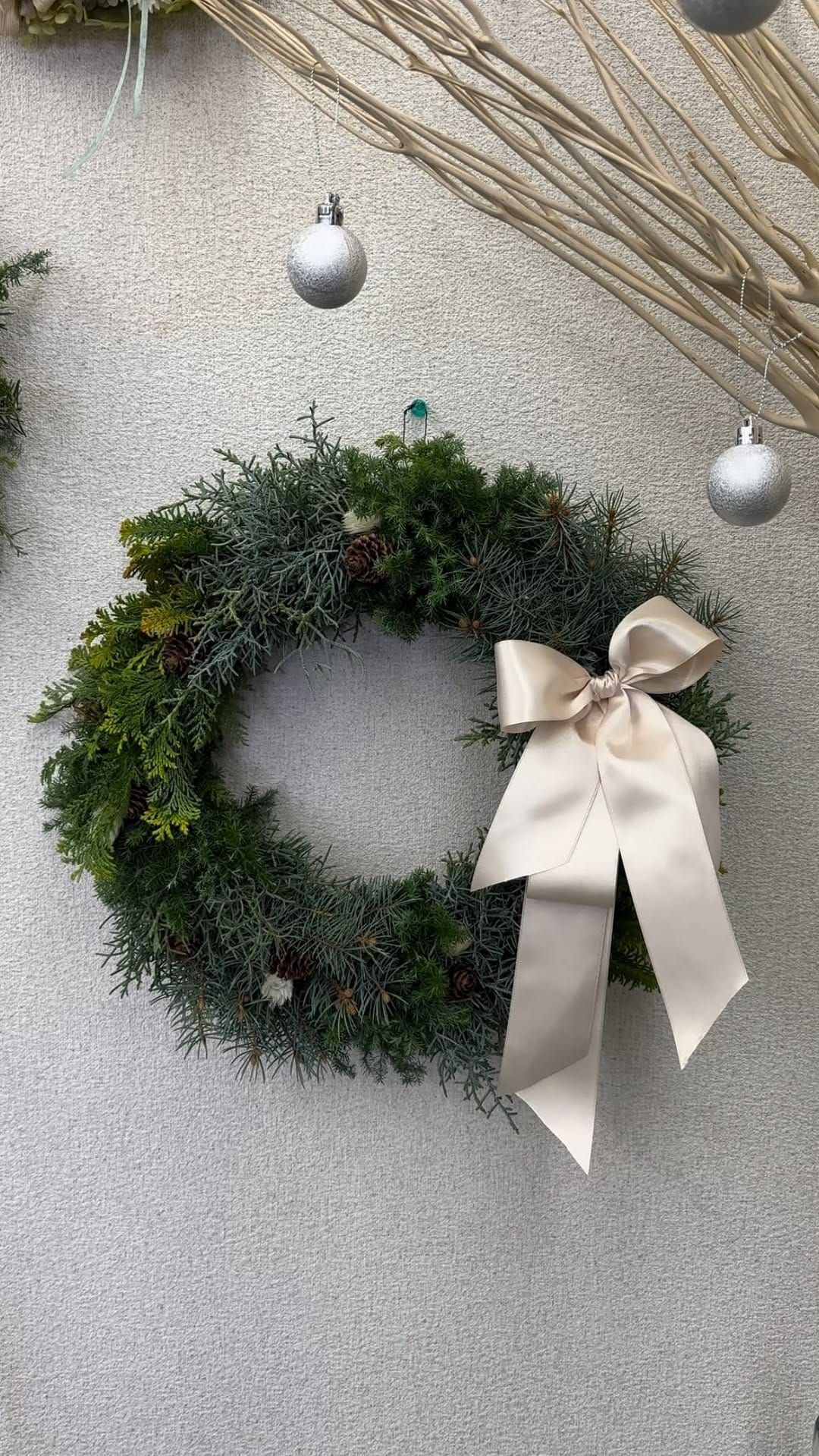 Post 6 by Kaori Komatsu on Instagram (video)