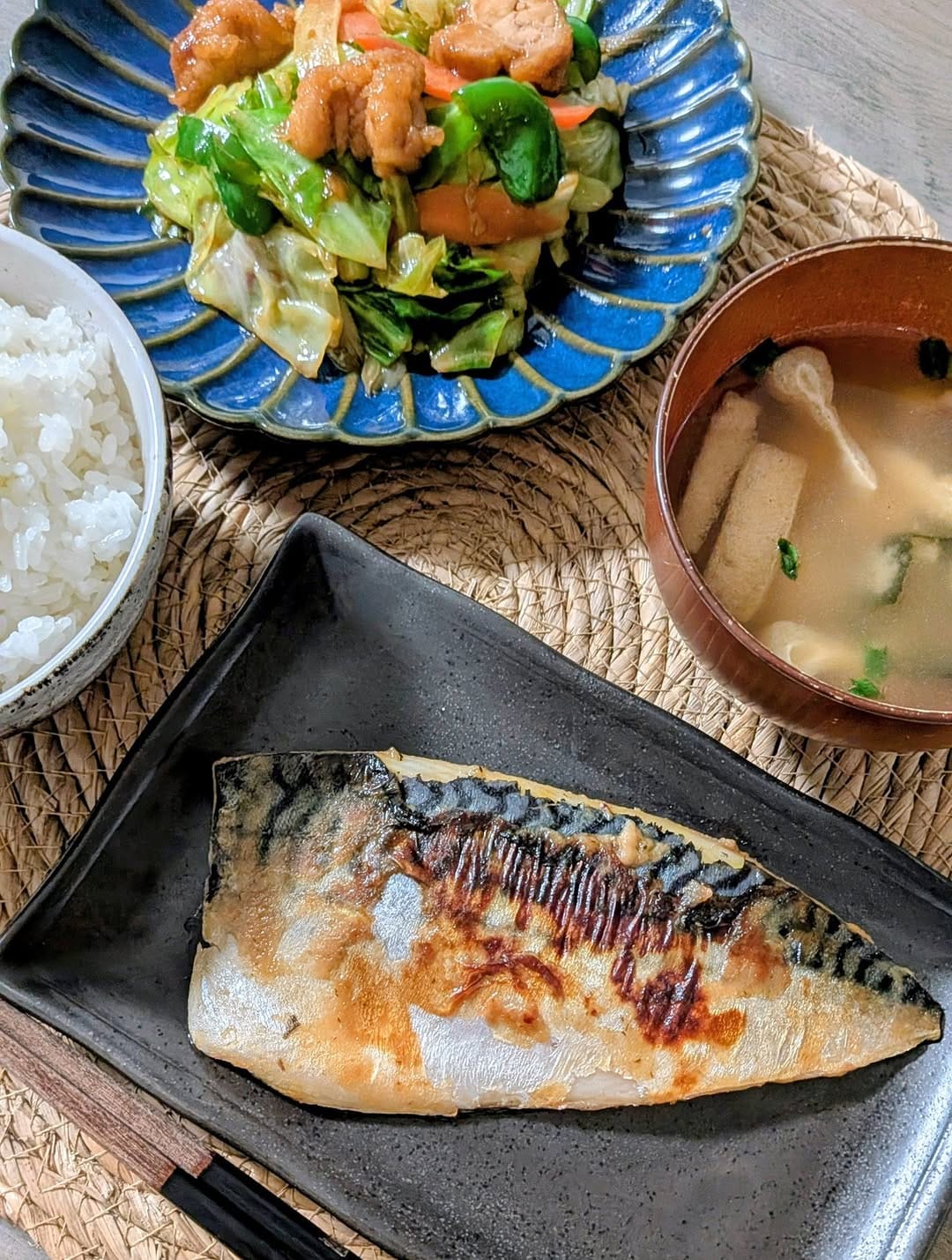 Post 7 by サバ王子【骨取り魚の飯田商店】 on Instagram (carousel)