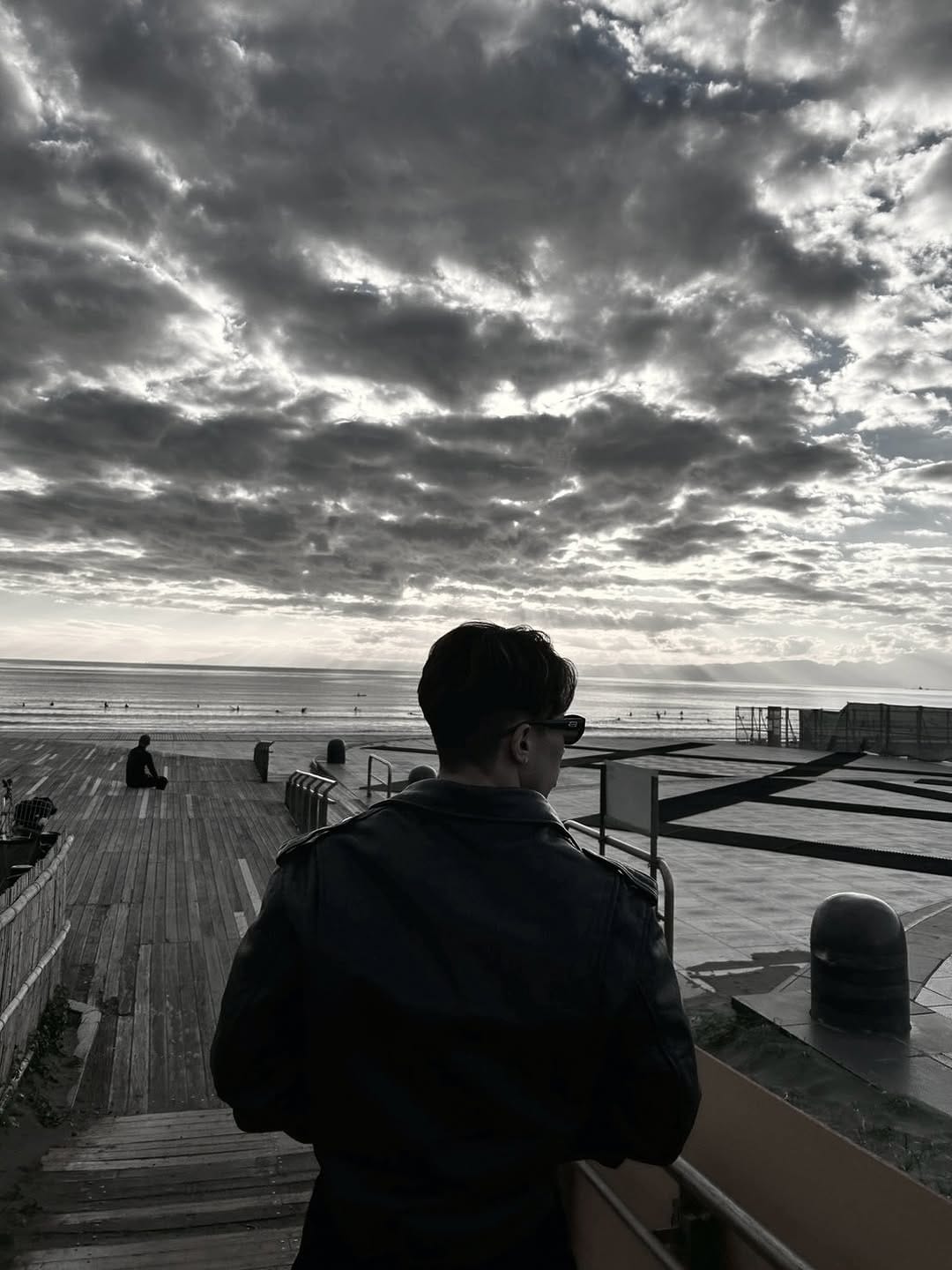 Post 4 by E-FLOW on Instagram (carousel)