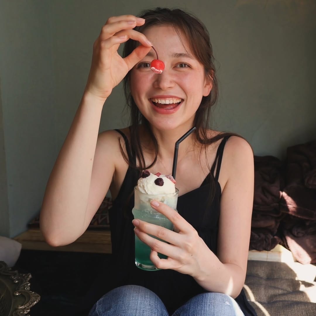 Post 8 by Hanah on Instagram (carousel)