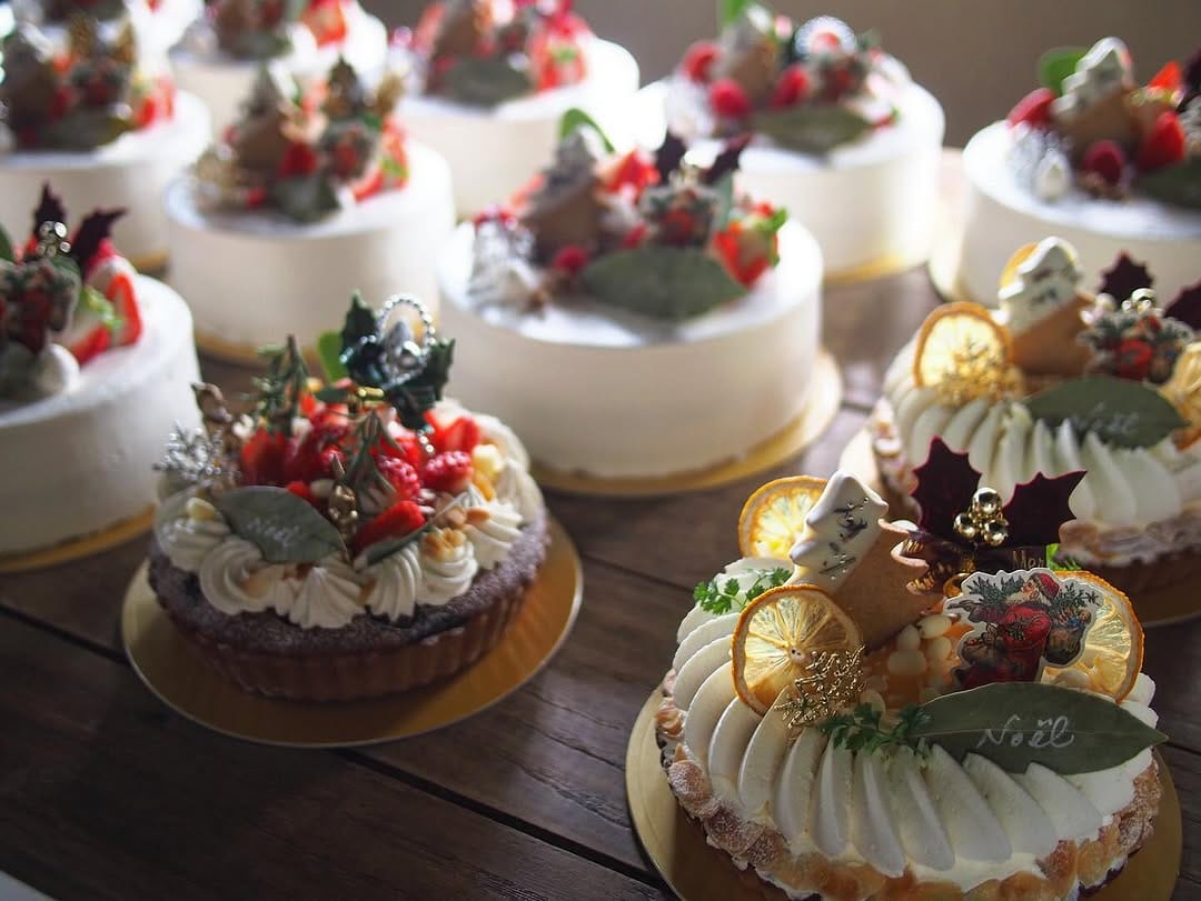 Post 4 by hiyori cafe+ on Instagram (carousel)