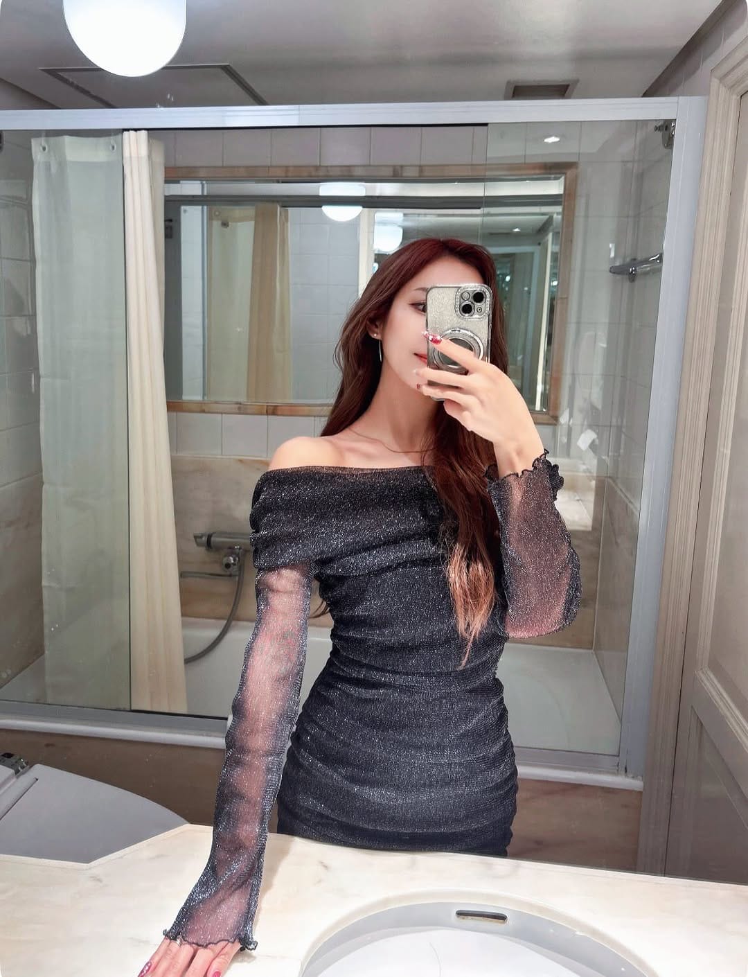 Post 6 by 𝐀𝐘𝐀𝐌𝐢.❤︎綺麗め系 | GAL |大人系 | 𝐅𝐚𝐬𝐡𝐢𝐨𝐧 on Instagram (carousel)