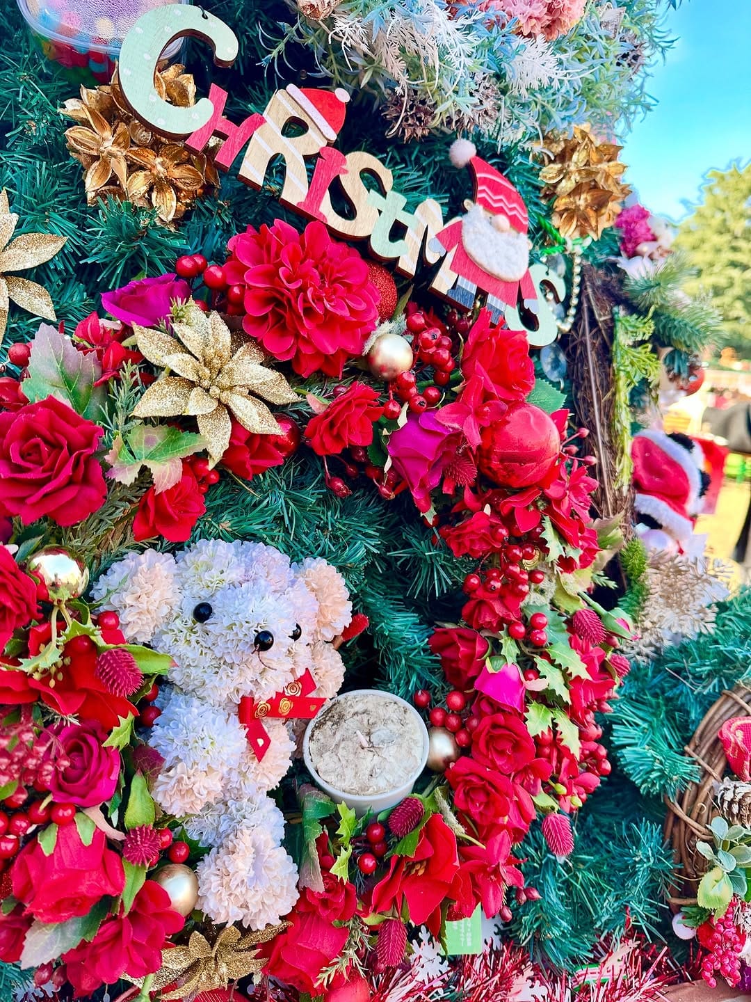 Post 6 by miho yoneyama (art director) on Instagram (carousel)