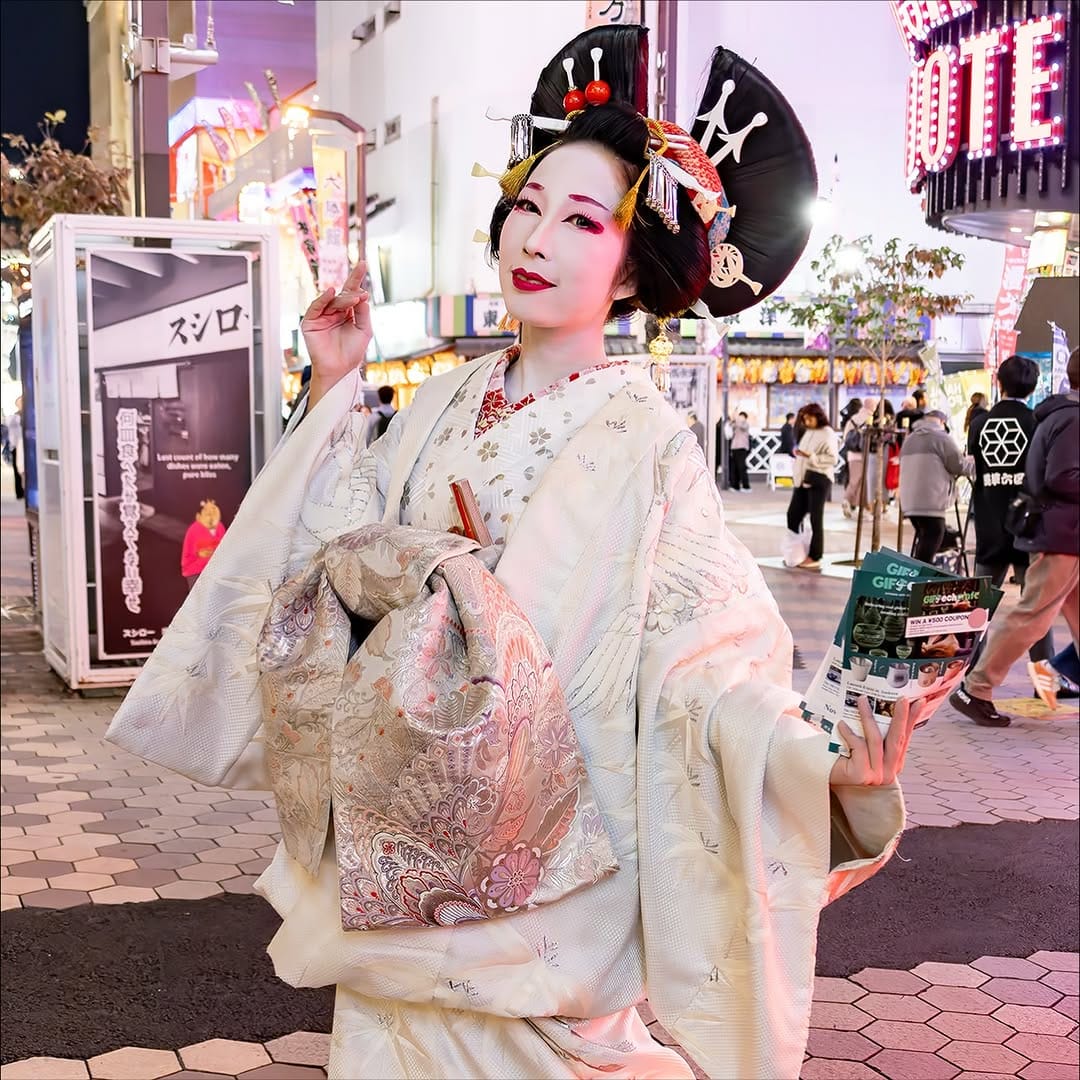 Post 5 by 友光彩子 on Instagram (carousel)