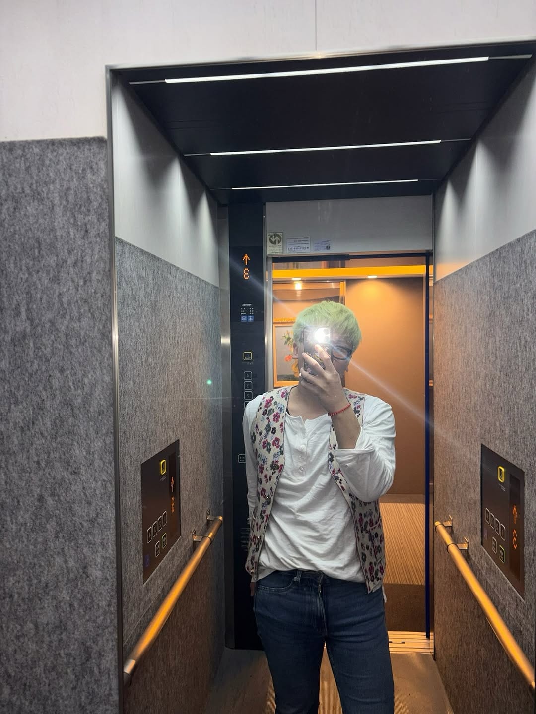 Post 5 by koüki  코우키 on Instagram (carousel)