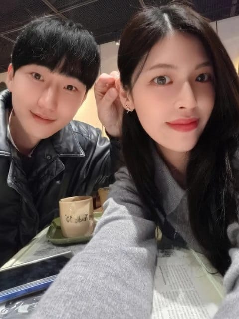 Post 4 by woori(오우리)優里 on Instagram (carousel)