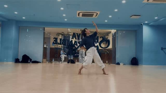 Post 3 by Mizuki Kawabata on Instagram (video)