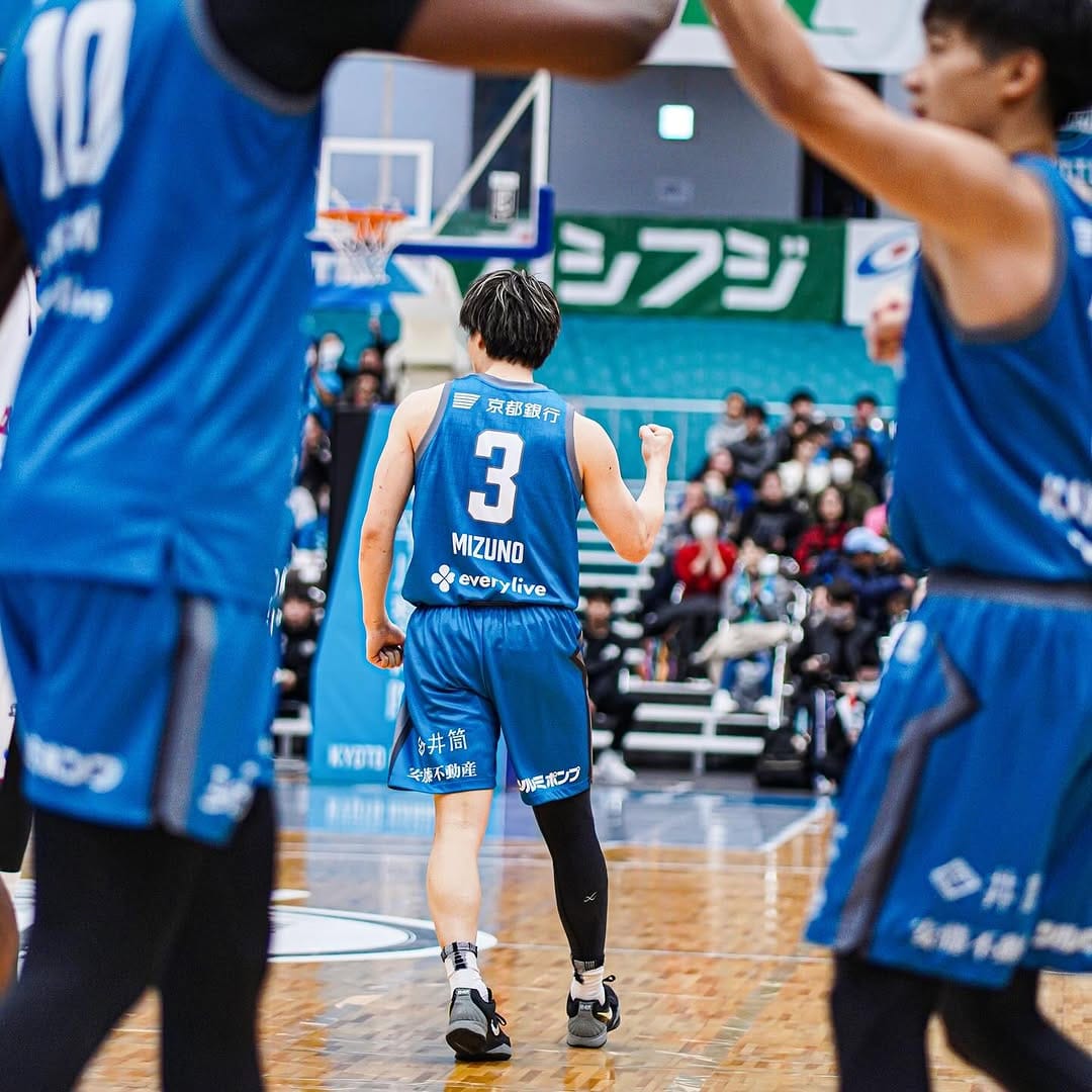 Post 4 by 水野幹太 Kanta Mizuno on Instagram (carousel)