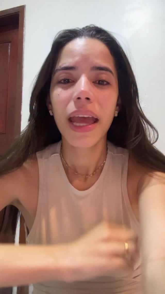 Post 8 by Vitória França on Instagram (video)