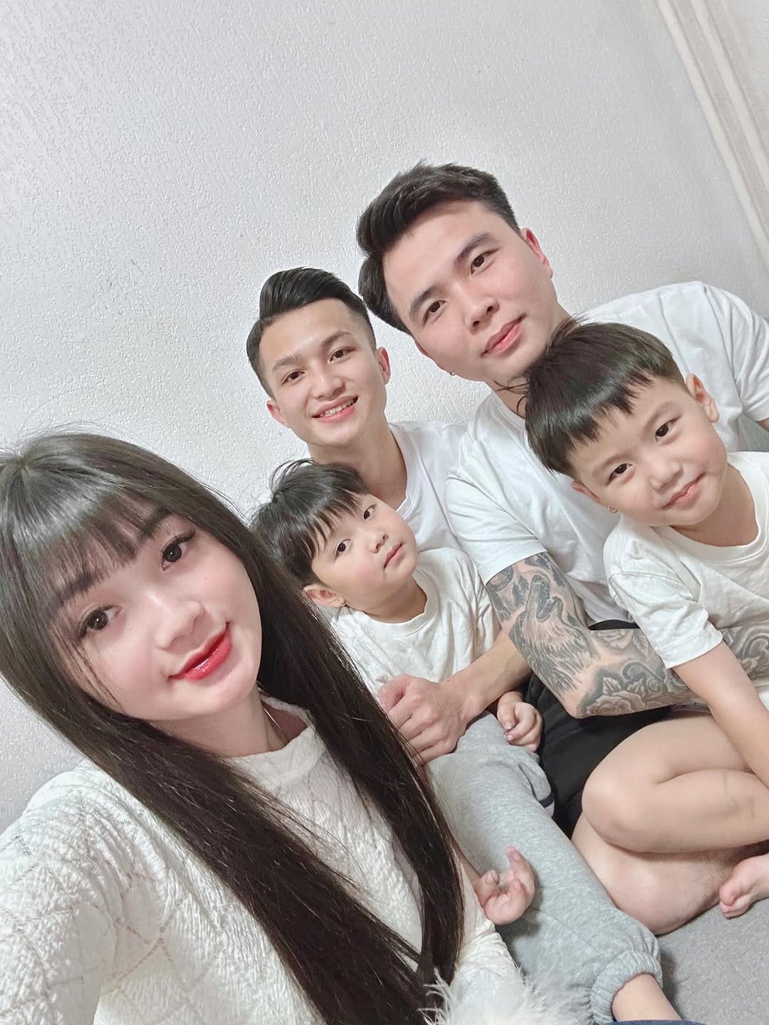Post 5 by Trọng Hậu on Instagram (image)