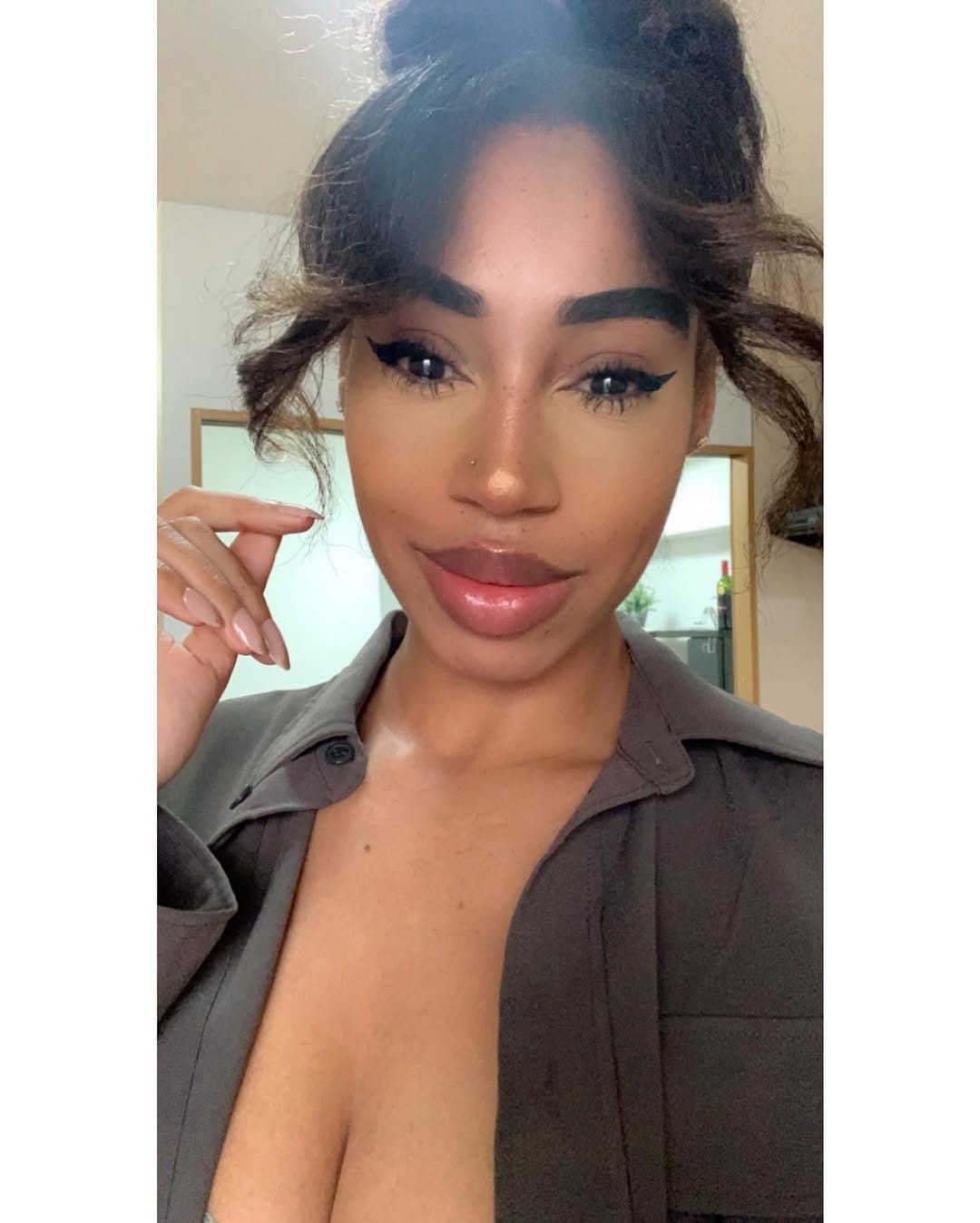 Post 10 by Kaneshia Sarina on Instagram (carousel)