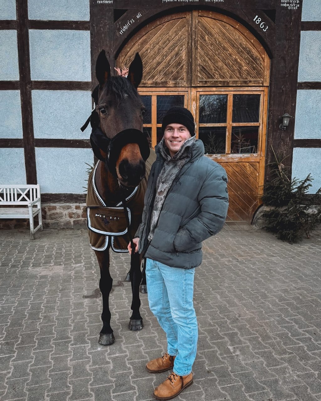 Post 5 by -𝐘𝐚𝐧𝐧𝐢𝐜𝐤- on Instagram (image)
