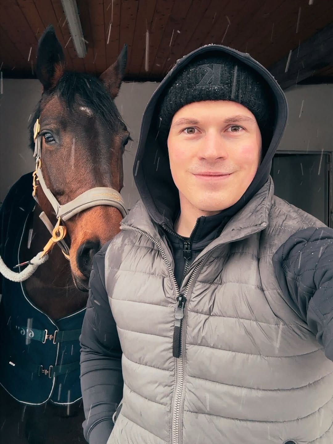 Post 1 by -𝐘𝐚𝐧𝐧𝐢𝐜𝐤- on Instagram (carousel)