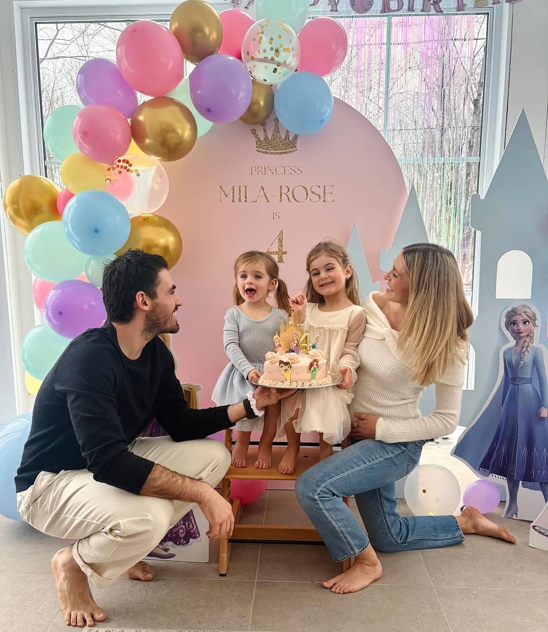 Post 5 by RAPHAËLLE on Instagram (carousel)