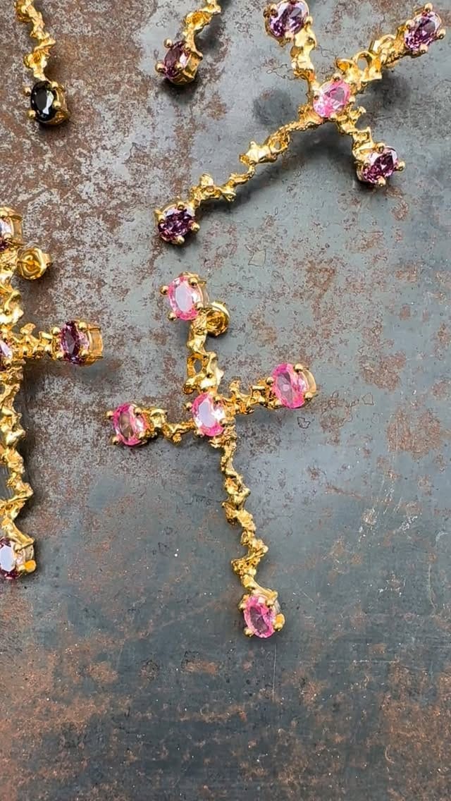 Post 7 by Fina Bou Jewelry on Instagram (video)