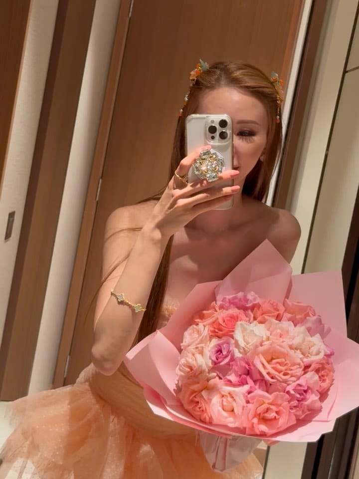 Post 6 by Larabia🌺🌙🤲🏻 on Instagram (carousel)