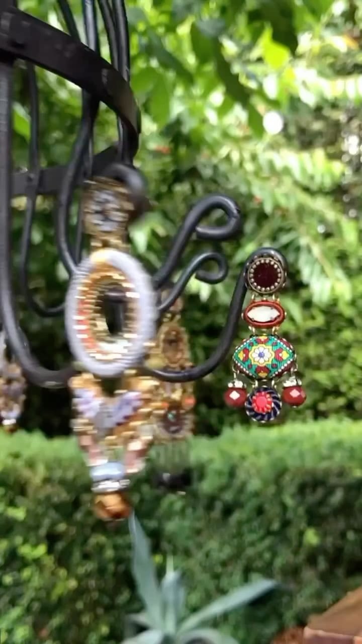 Post 6 by akulis on Instagram (video)