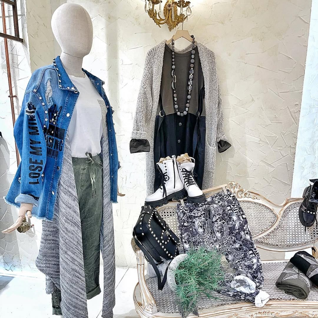 Post 3 by SANDY KOSTA eShop ® on Instagram (carousel)