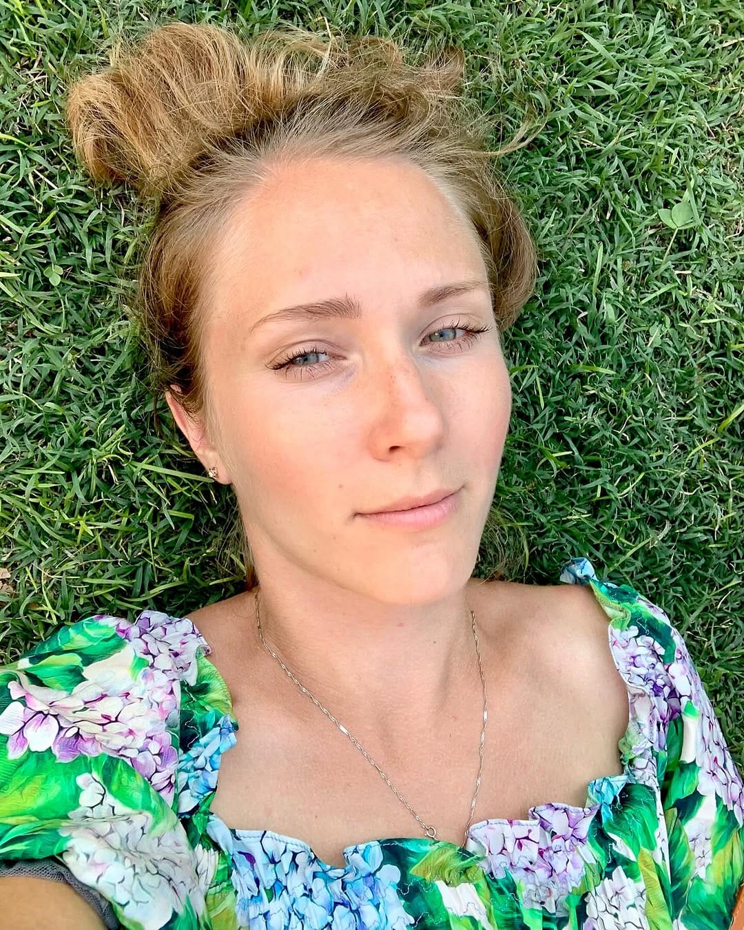 Post 9 by 𝓐𝓷𝓪𝓼𝓽𝓪𝓼𝓲𝓪 on Instagram (carousel)