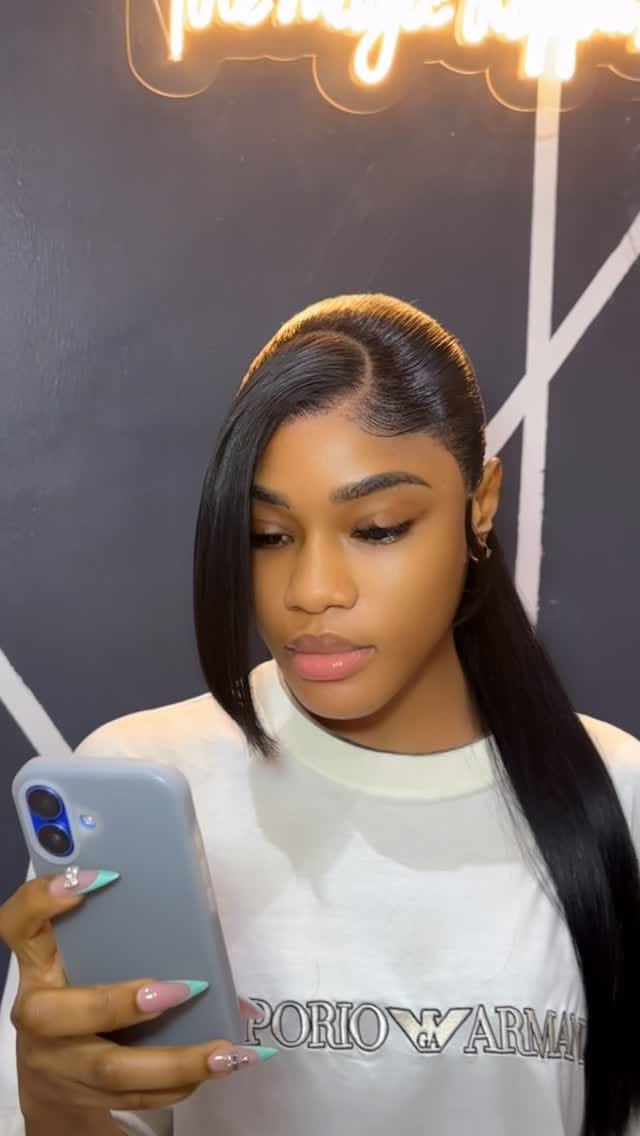 Post 1 by Dubai / lagos hair stylist / Beautician 🇳🇬🇦🇪 on Instagram (video)