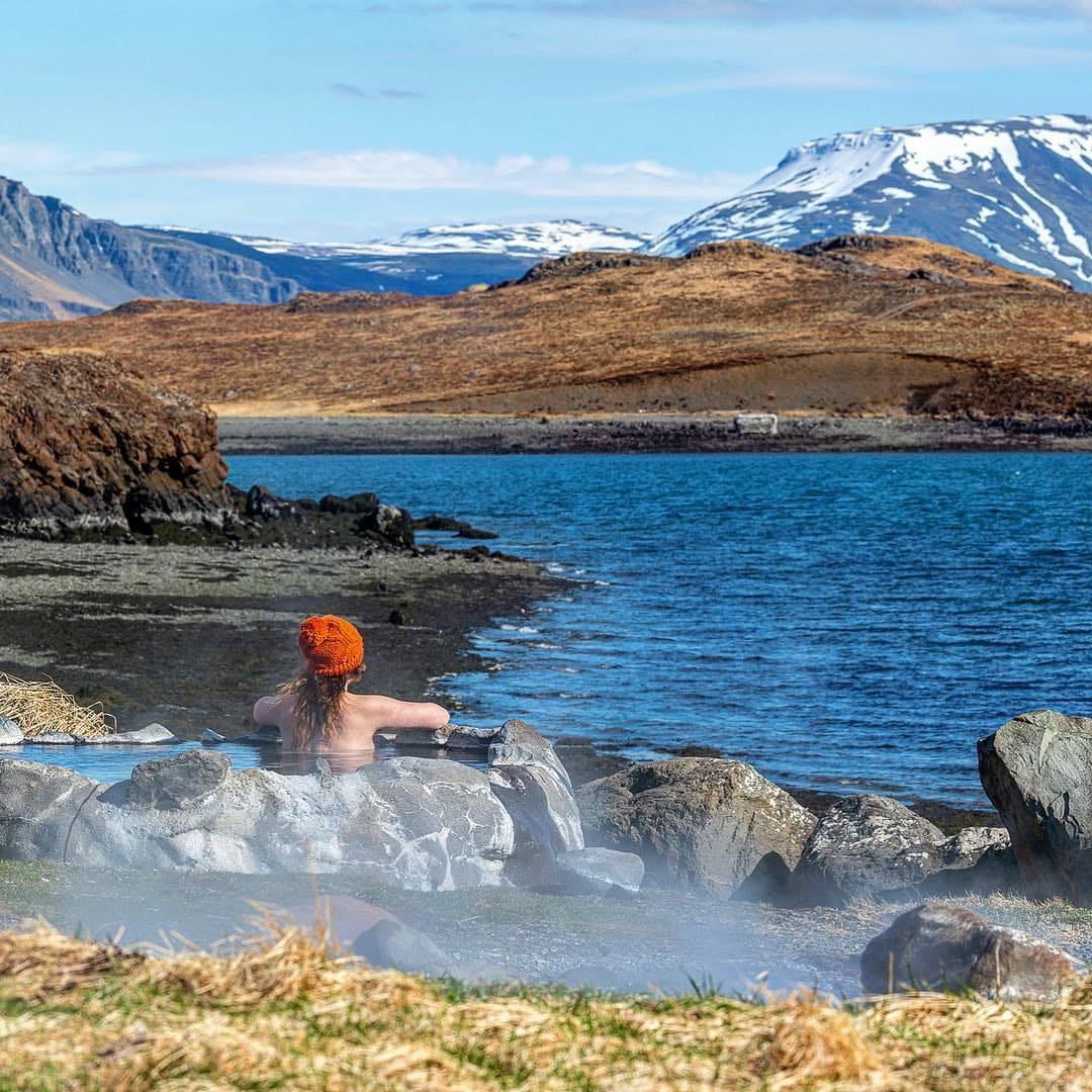 Post 8 by Travel Blogger & Photographer on Instagram (image)