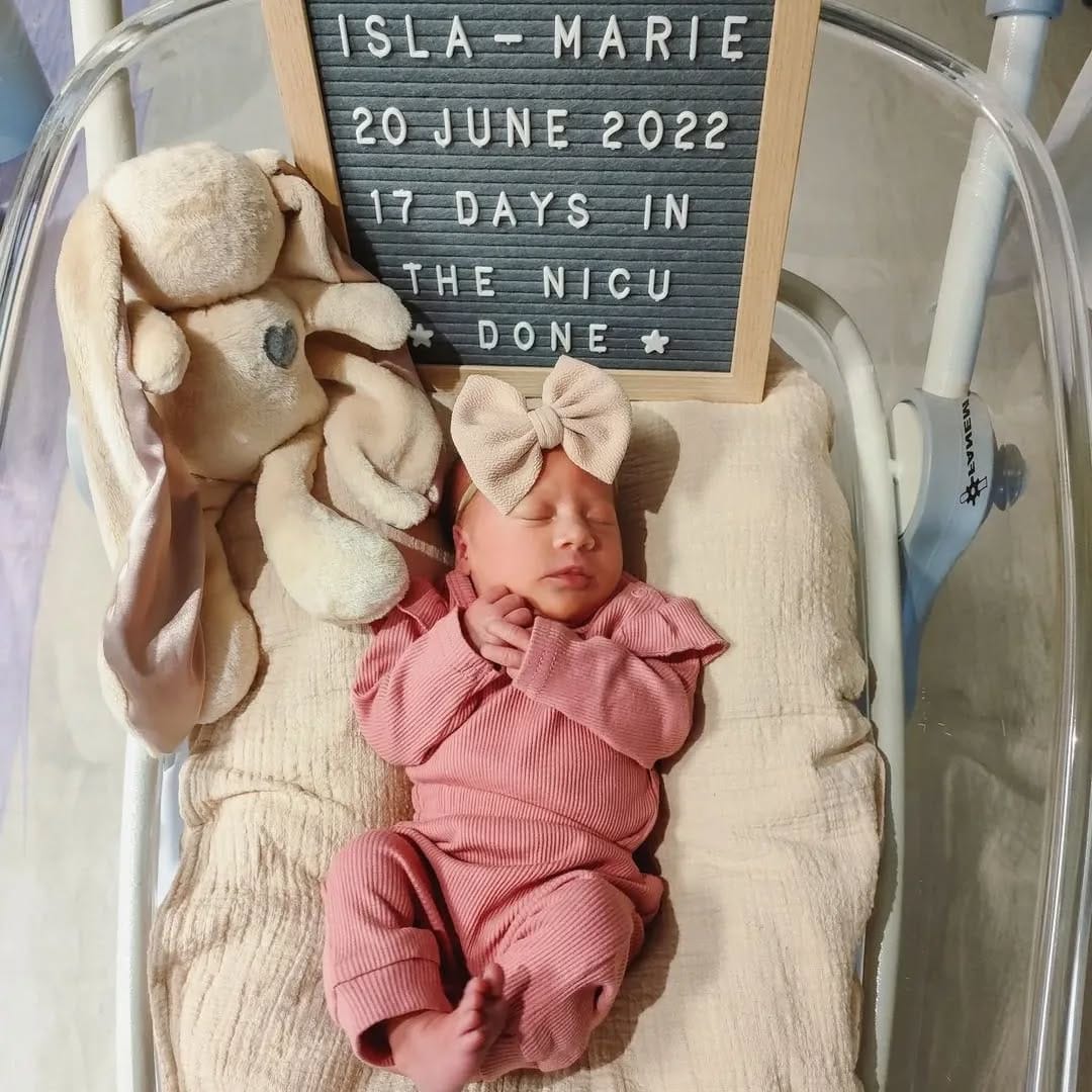 Post 6 by Mina Moo and Baby on Instagram (image)