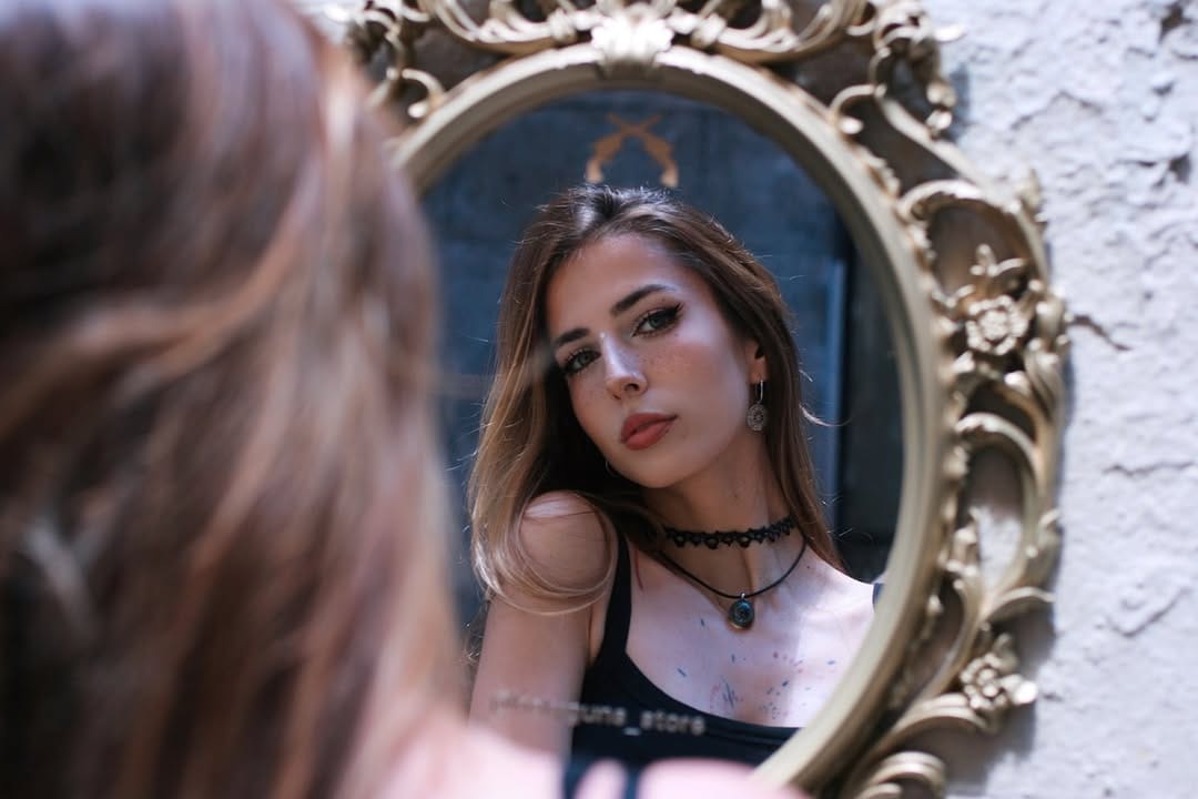 Post 6 by ꧁✿🌸 𝕳𝖊𝖑𝖊𝖓𝖊 🧿🌙✿ ꧂ on Instagram (carousel)