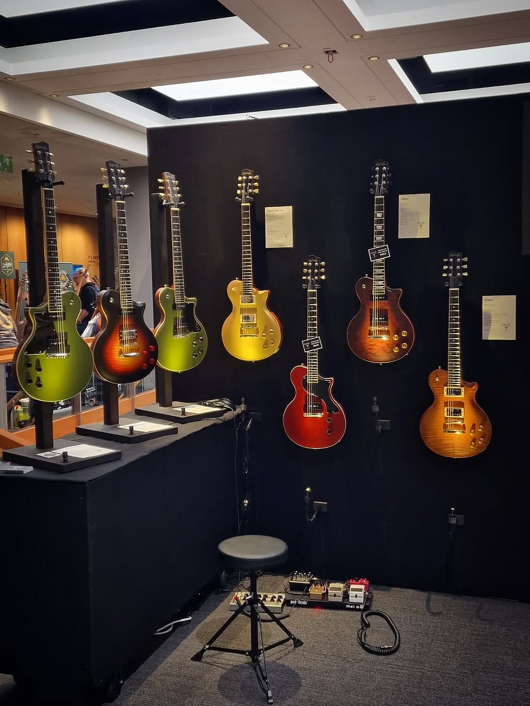 Post 6 by Kindshofer Guitars on Instagram (image)