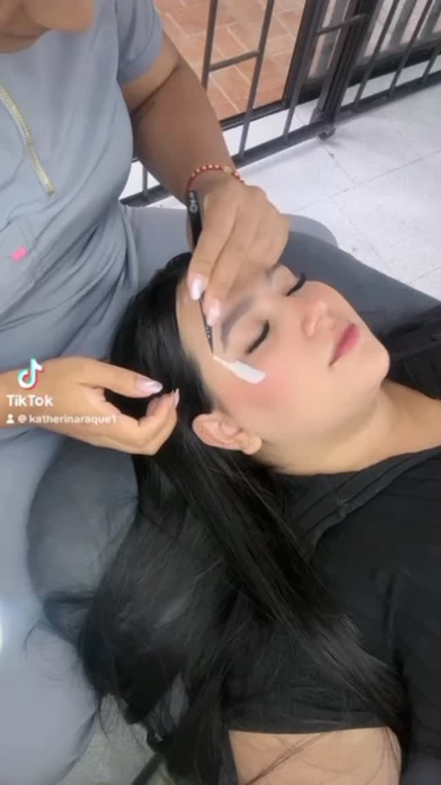 Post 2 by Pestañas Divinas on Instagram (video)