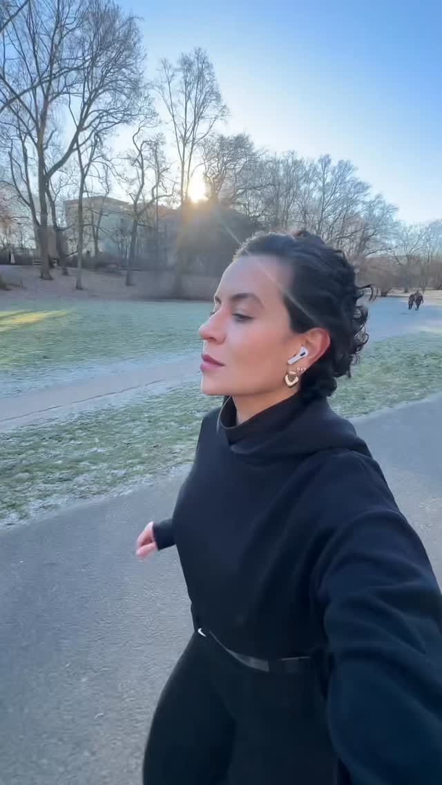 Post 3 by Mariá Ribeiro Mascarenhas on Instagram (video)