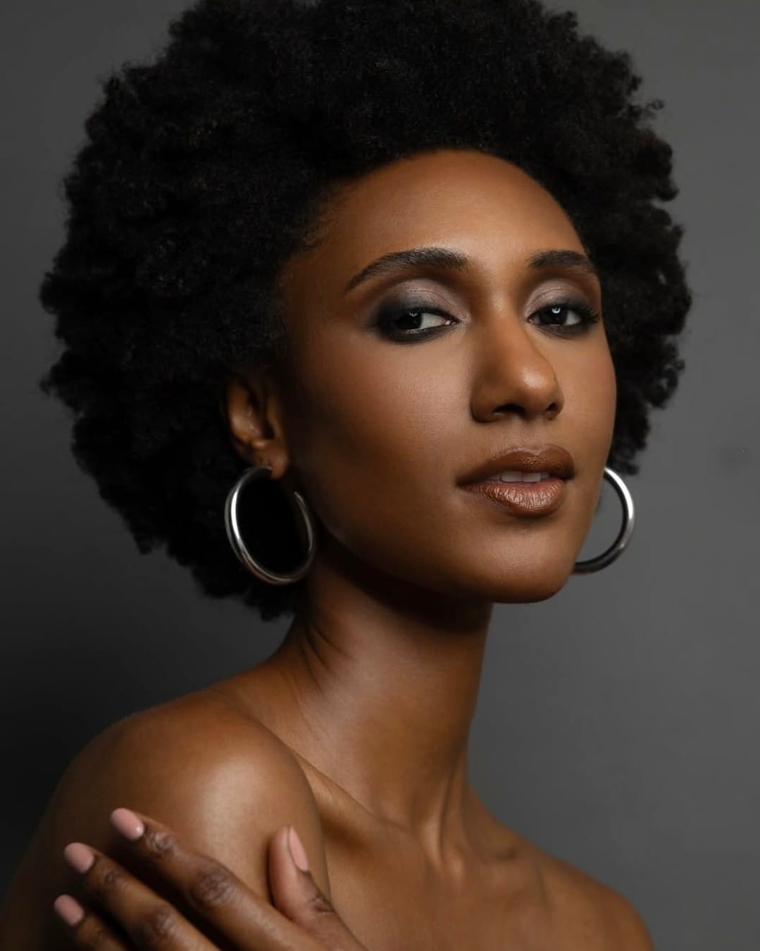 Post 3 by ESUM Cosmetics ® on Instagram (image)