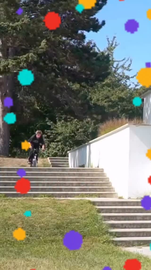 Post 3 by People's Store on Instagram (video)