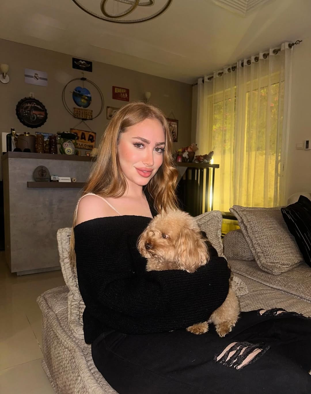 Post 7 by 𝒯𝒽𝑒 𝒬𝓊𝑒𝑒𝓃 🎀👸 on Instagram (carousel)