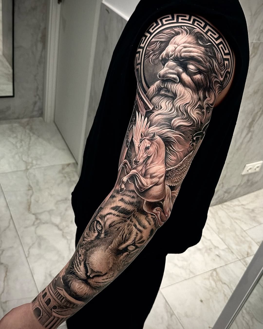 Post 9 by TATTOO MADRID - PELAEZ on Instagram (carousel)