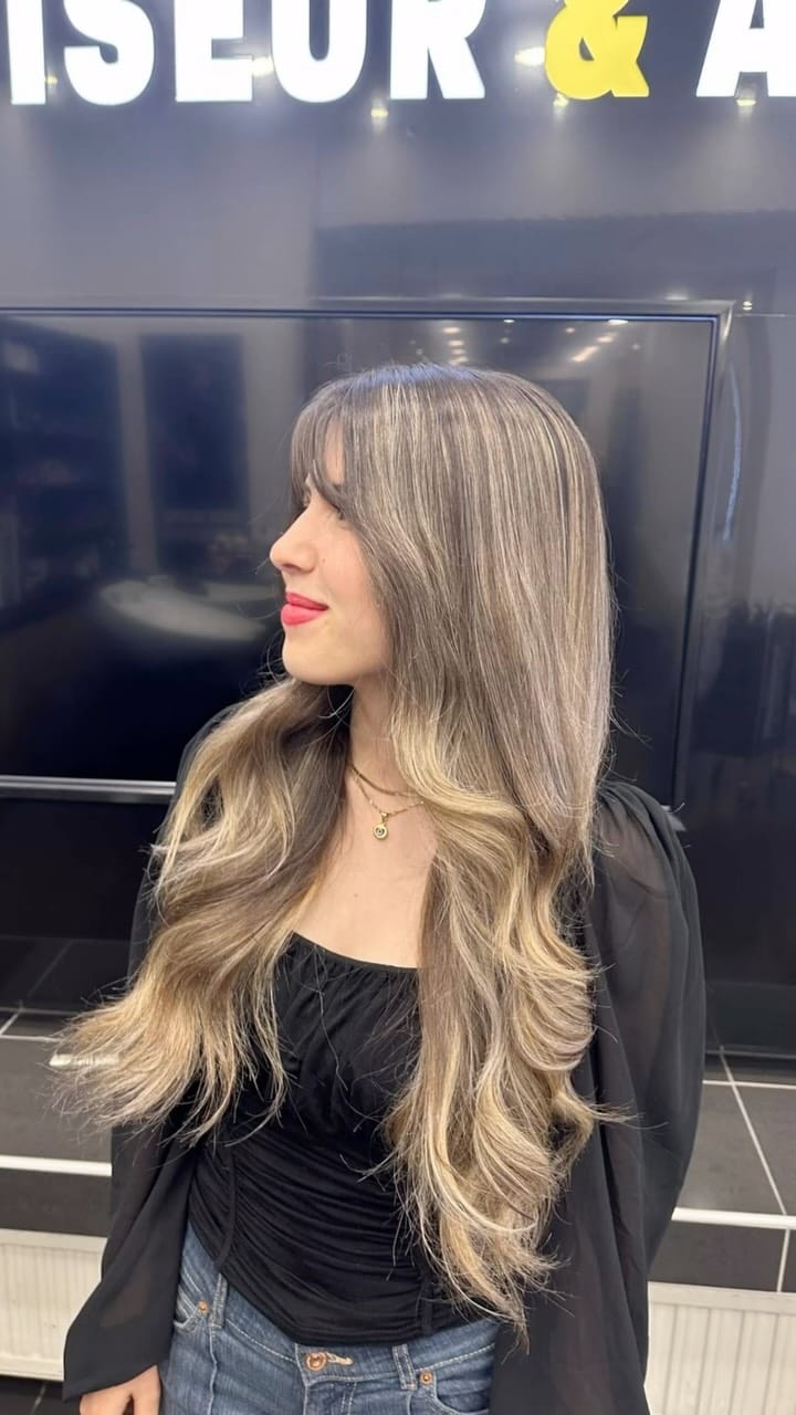 Post 5 by Friseur Basil Hairstyling on Instagram (video)