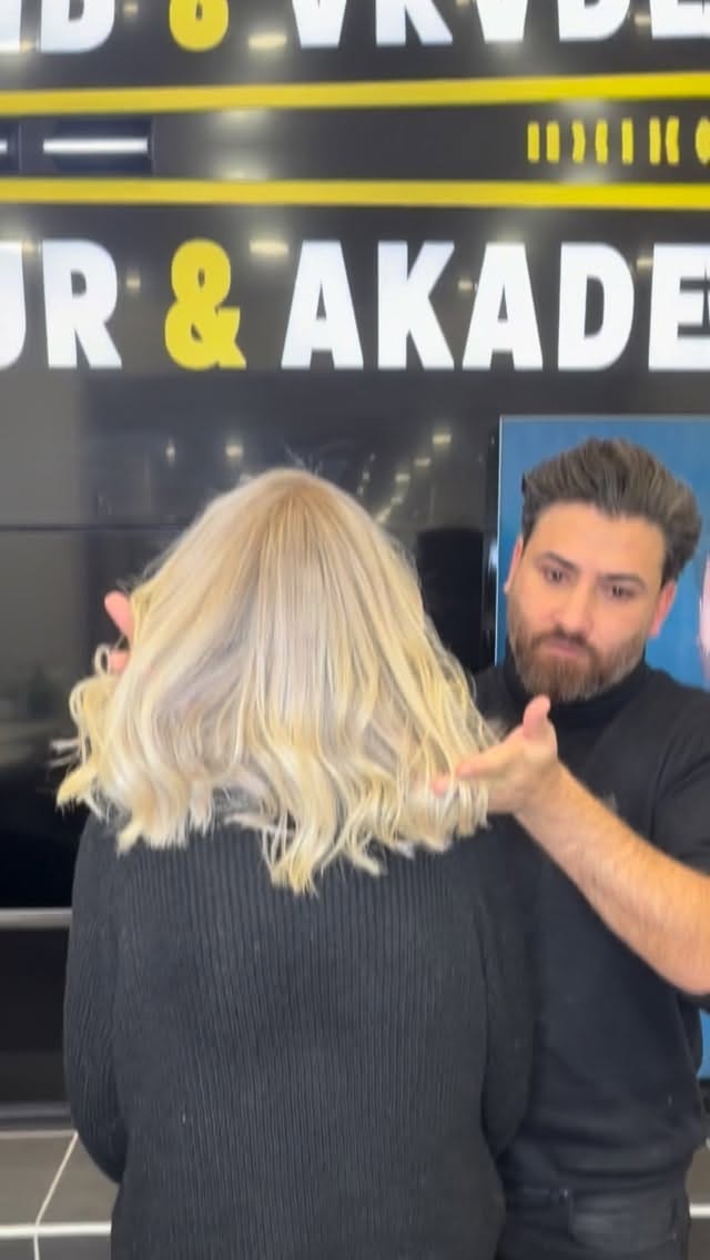 Post 2 by Friseur Basil Hairstyling on Instagram (video)