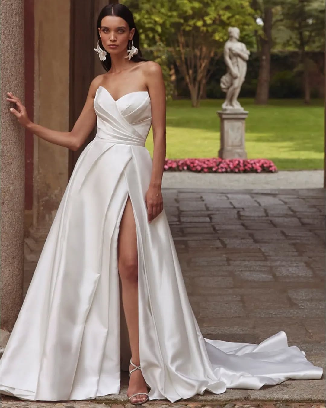 Post 10 by Atelier Nariela | Abiti sposa ,Sposo e Cerimonia donna on Instagram (image)