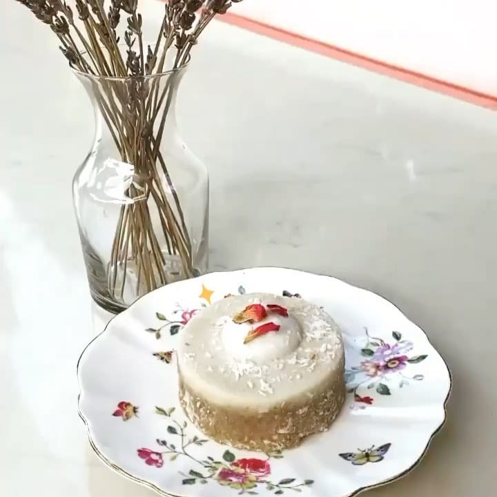 Post 4 by T E A 👑 E M P I R E on Instagram (video)